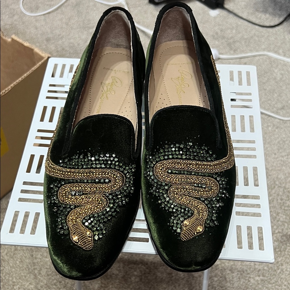 Donald of Lisa Embellished Velvet Loafers in Dark Green with Gold Snake Detail